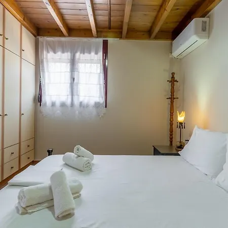 Myrsini's House - Neapoli Garden & Grove Retreat Holiday home Sklavouna