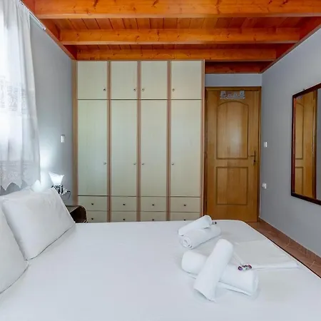 Myrsini's House - Neapoli Garden & Grove Retreat 펜션