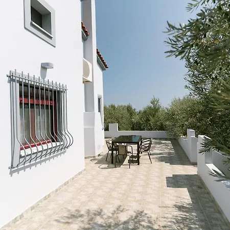 Myrsini's House - Neapoli Garden & Grove Retreat 펜션 Sklavouna